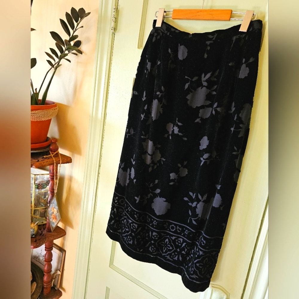 Vintage black velvet burnout floral rose design midi silk blend skirt